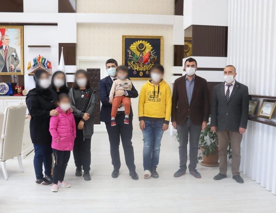Ahıra kapatılan kız çocuğunu KADES uygulaması kurtardı