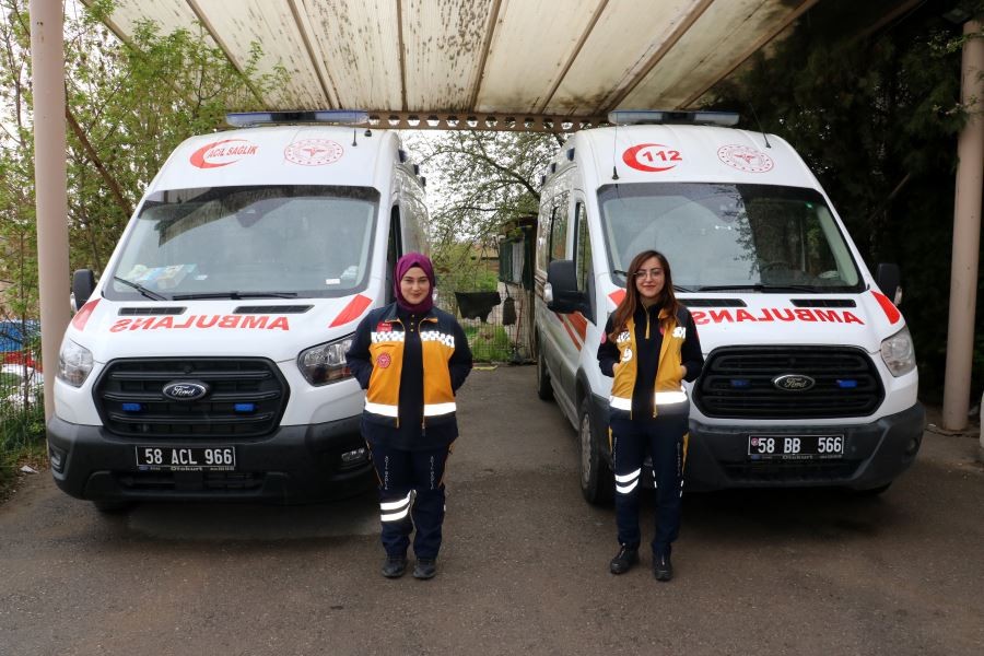  Gören alkışlıyor, bu kadınlar hayat kurtarmak için direksiyon sallıyor