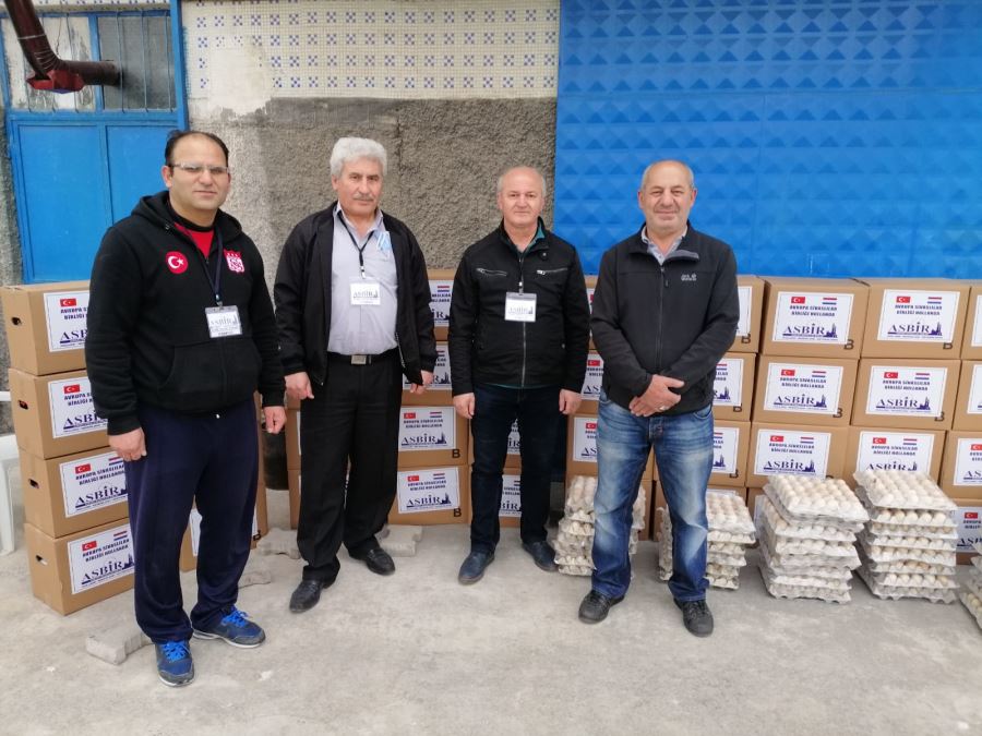 Arife günü ihtiyaçlıları sevindirdiler 