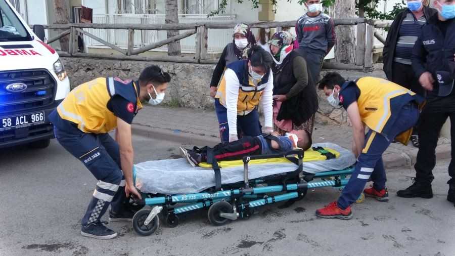 Ticari taksiyle otomobil çarpıştı: 7 yaralı