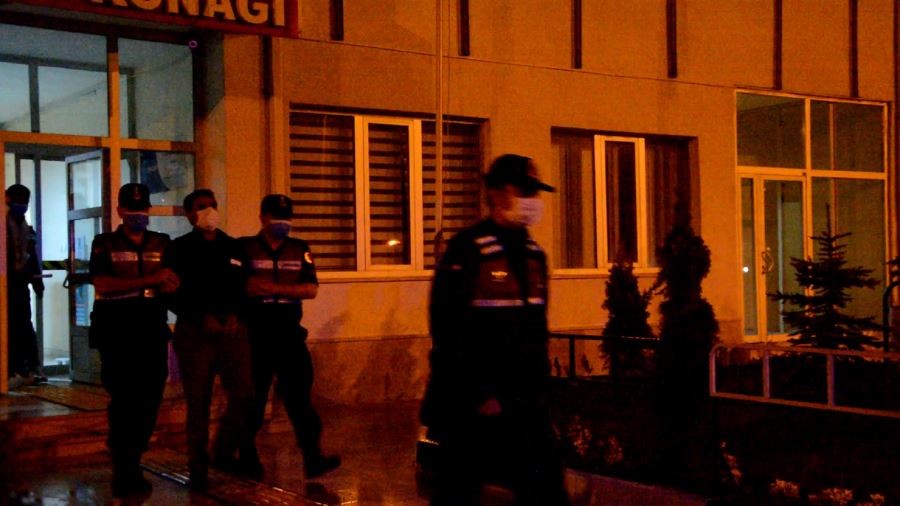 Su tartışmasında baba ve oğlunu öldüren zanlılar tutuklandı