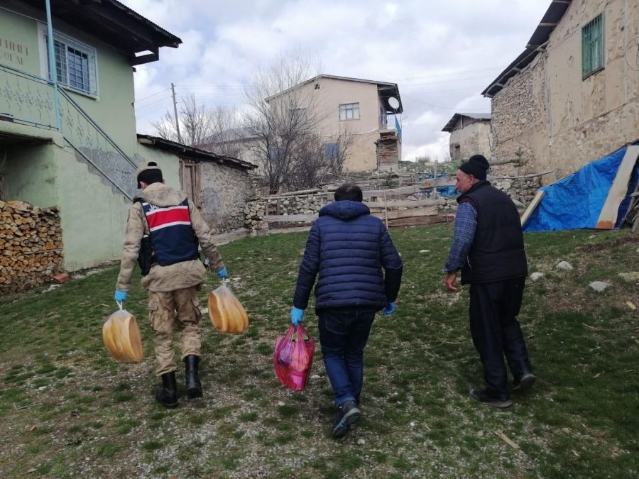 Koyulhisar’da Vefa  ekipleri sahada