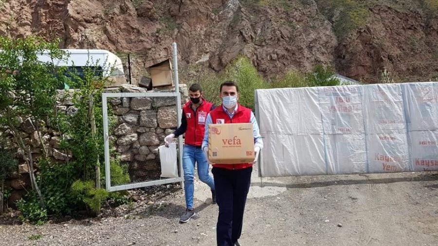 İhtiyaçlıların imdadına koşuyorlar