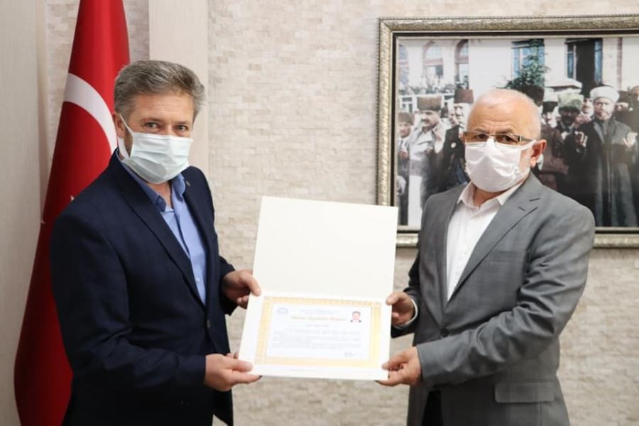 Teşekkür belgesiyle onurlandırdı  