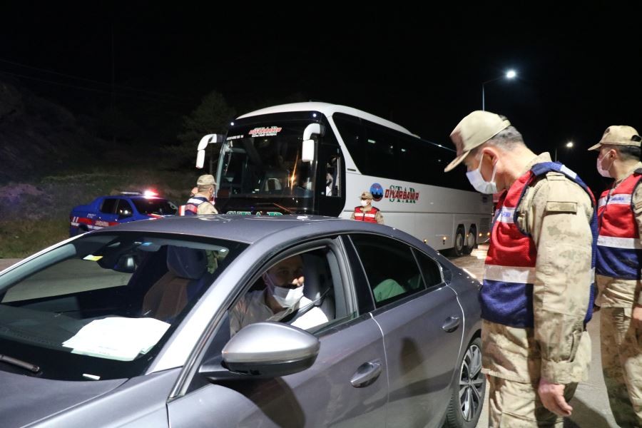İl Jandarma Komutanı bizzat uygulamaya katıldı
