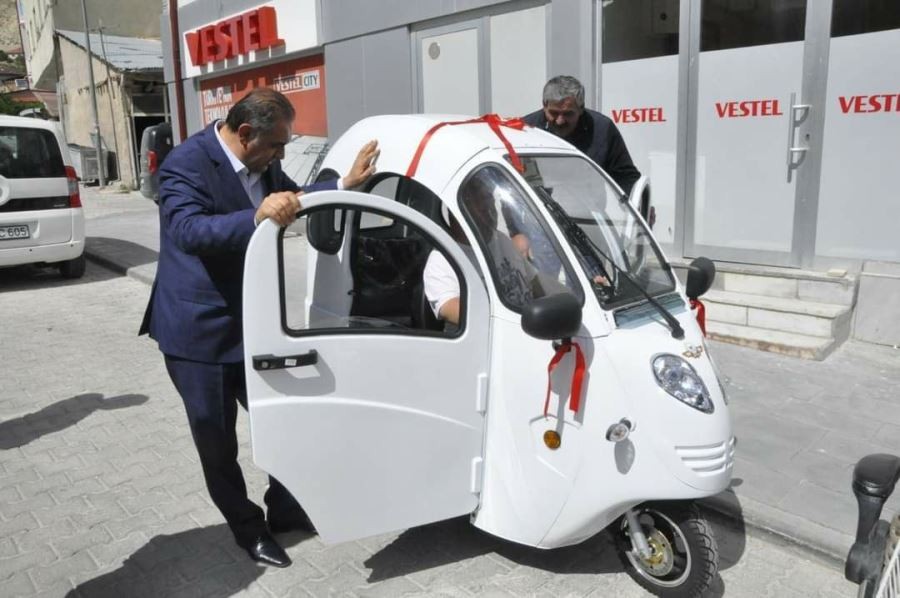 Engelli vatandaşa elektrikli motor jesti