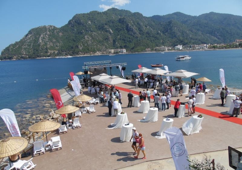 Marmaris’te beş yıldızlı alkolsüz halk plajı açıldı