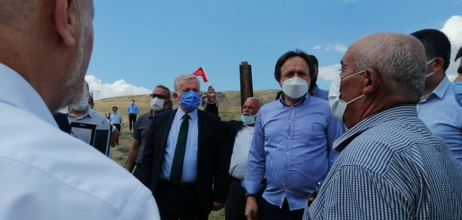 Köylüler taleplerine kayıtsız kalmayan Uygun’u alkışlarla uğurladı