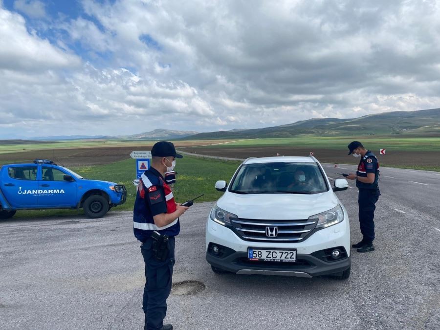 Çeşitli suçlardan aranan 14 şahıs yakalandı