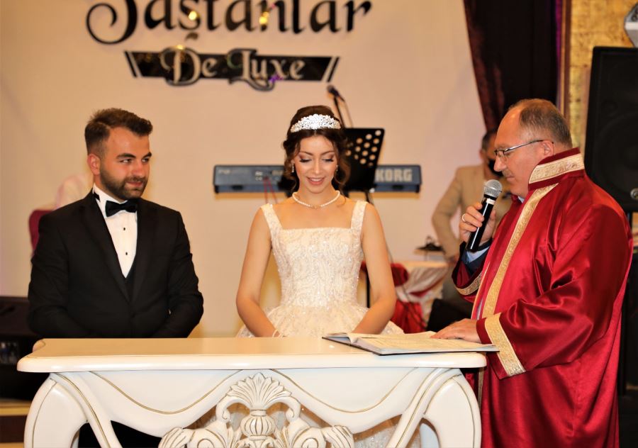 HASTAOĞLU VE GÜZEL AİLELERİNİN MUTLU GÜNÜ
