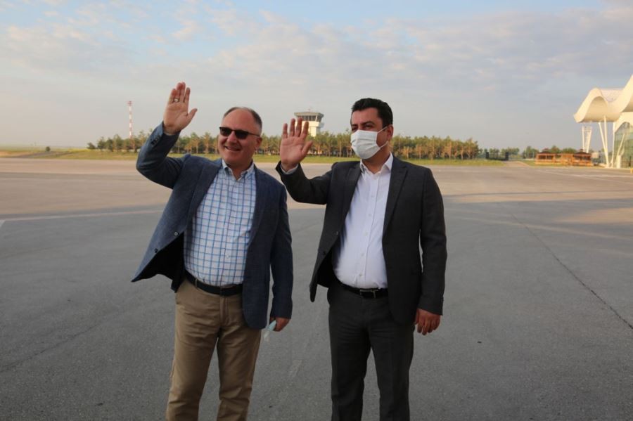 BAŞKAN BİLGİN’DEN ÖĞRENCİLERE ÇANAKKALE GEZİSİ HEDİYESİ…