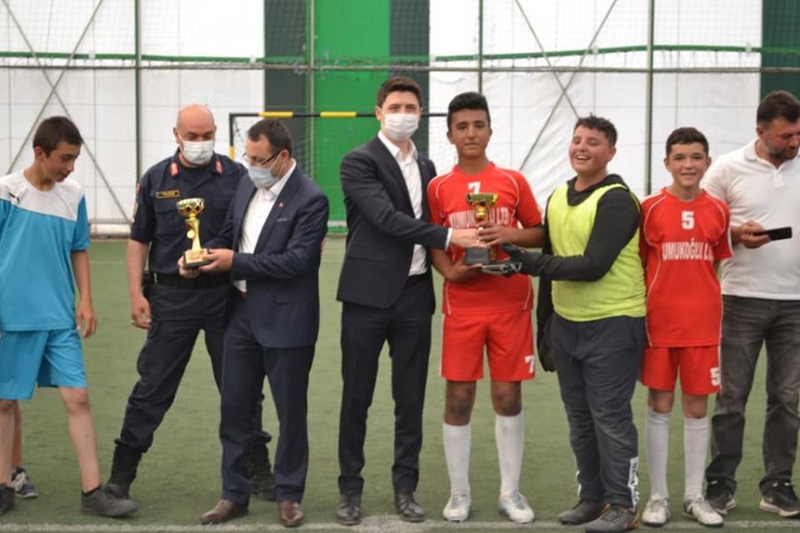 Kupayı Kahraman’dan aldılar