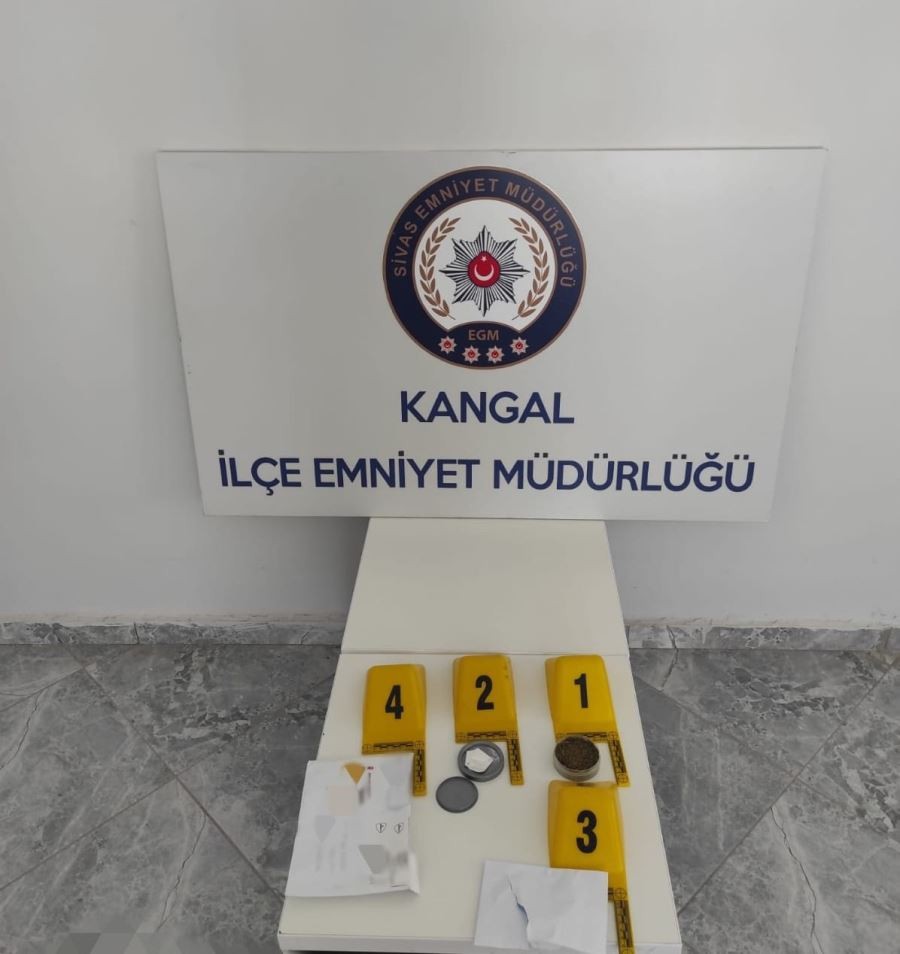 Yurt dışından gelen kargodan kokain çıktı