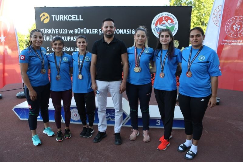 Bursa Büyükşehir Belediyespor pistte durdurulamıyor