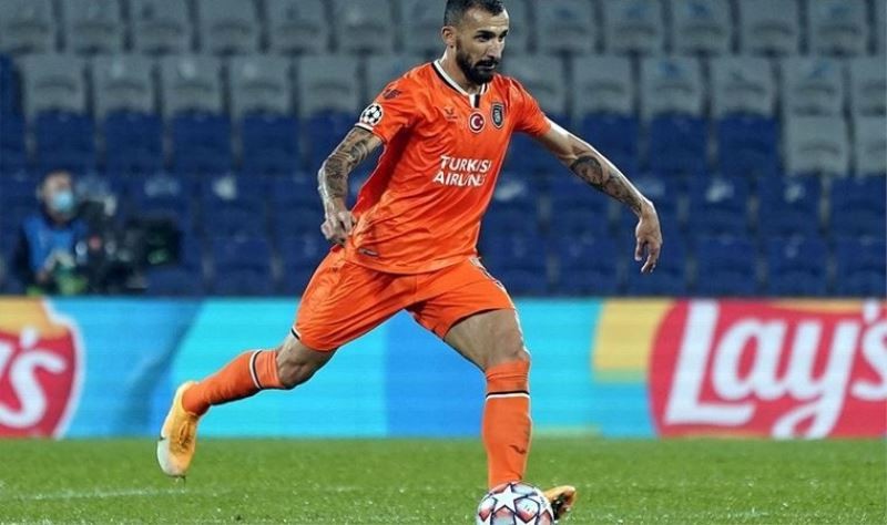 Başakşehir’de Mehmet Topal ile yollar ayrıldı
