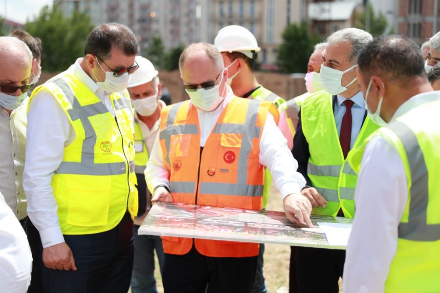 VALİ AYHAN BELEDİYE PROJELERİNİ YERİNDE İNCELEDİ…