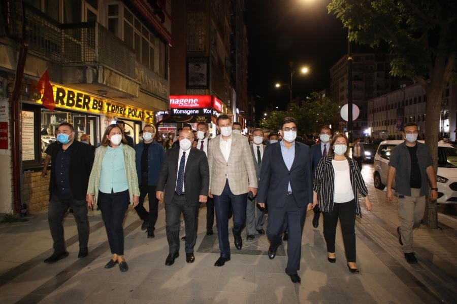 Dondurmacıda Bakan Varank