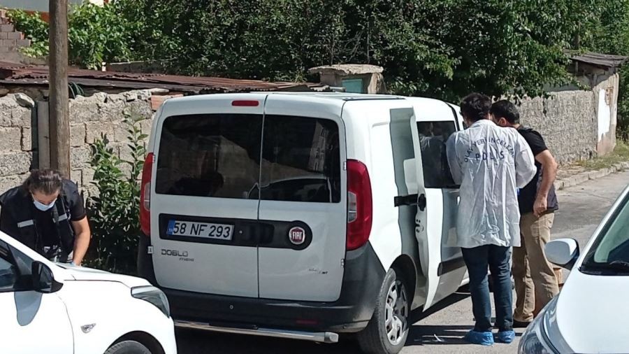 Annesinin elinden seken kurşun göğsüne saplandı