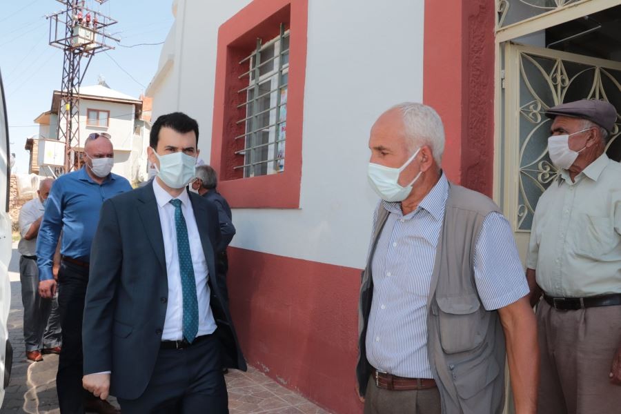 Köylülerin taleplerini dinledi