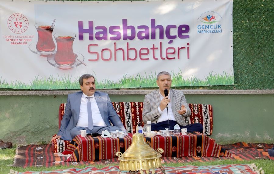 Rektör Kul gençlerle bir araya geldi