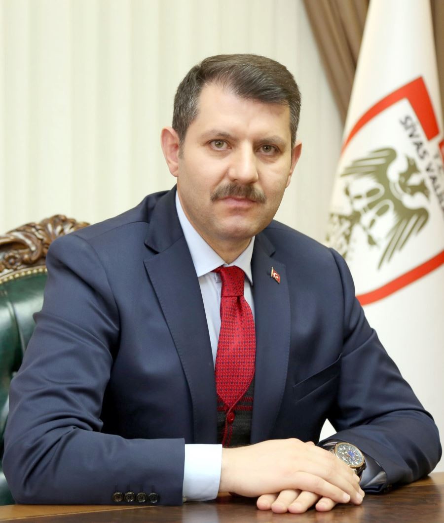 VALİ AYHAN: ÜSTÜN BAŞARILAR DİLİYORUM
