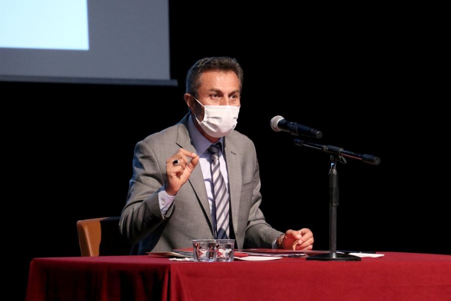 Okul müdürleri değerlendirme toplantısında bir araya geldi