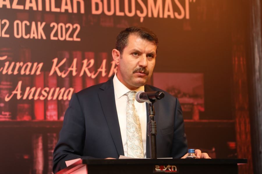 Şairler ve yazarlar bir araya geldiler, şiirleriyle mest ettiler