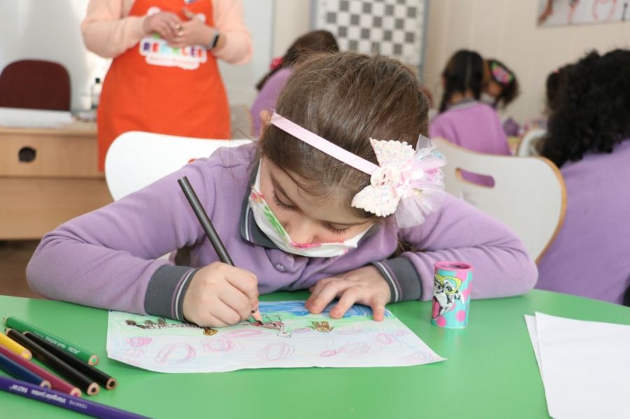 MİNİK RENKLER SANATLA BULUŞUYOR