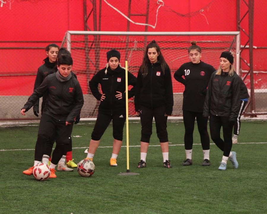 Sivasspor Kadın Futbol Takımı, galibiyete kilitlendi