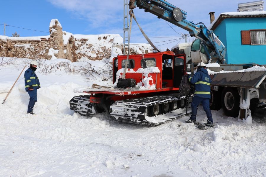 ÇEDAŞ Enerji TİM’leri 1700 rakımlı köydeki arızayı giderdi