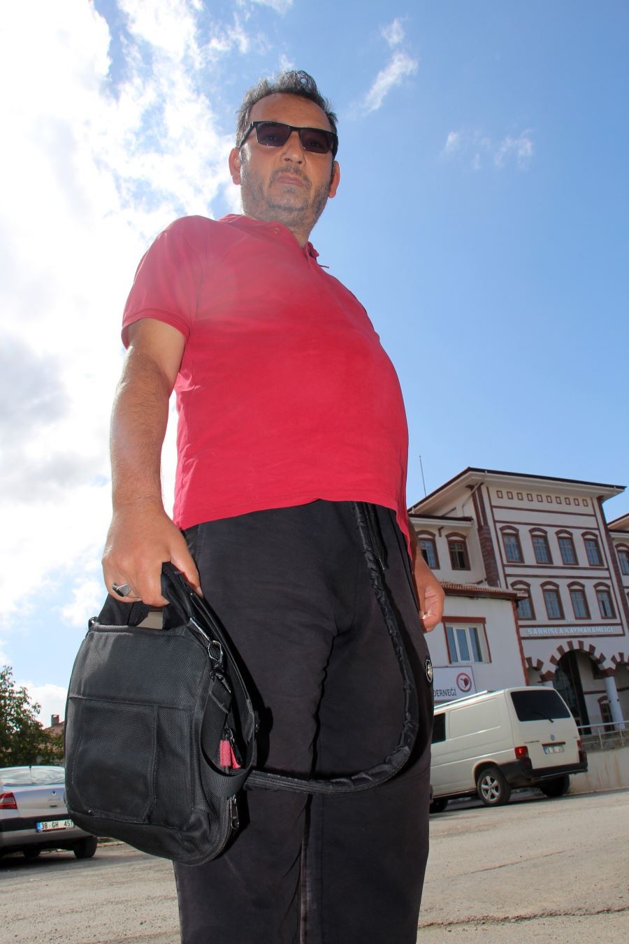 Kalbini elinde taşıyor, en büyük korkusu kapkaççılar