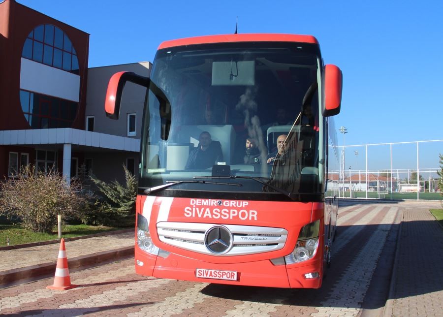 Sivasspor, Slavia Prag maçı için Prag’a gitti