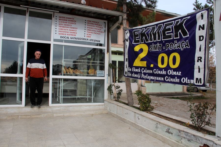 Tehditlere rağmen Türkiye’nin en ucuz ekmeğini satıyor