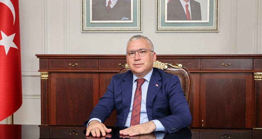 Şimşek: Şehit öğretmenlerimizi minnetle yad ediyorum