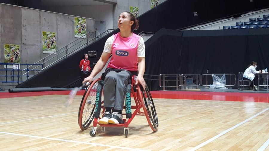 PARA BADMİNTON DÜNYA ŞAMPİYONASINDA TORKU ŞEKERSPORLU EMİNE SEÇKİN DÜNYA İKİNCİSİ OLDU