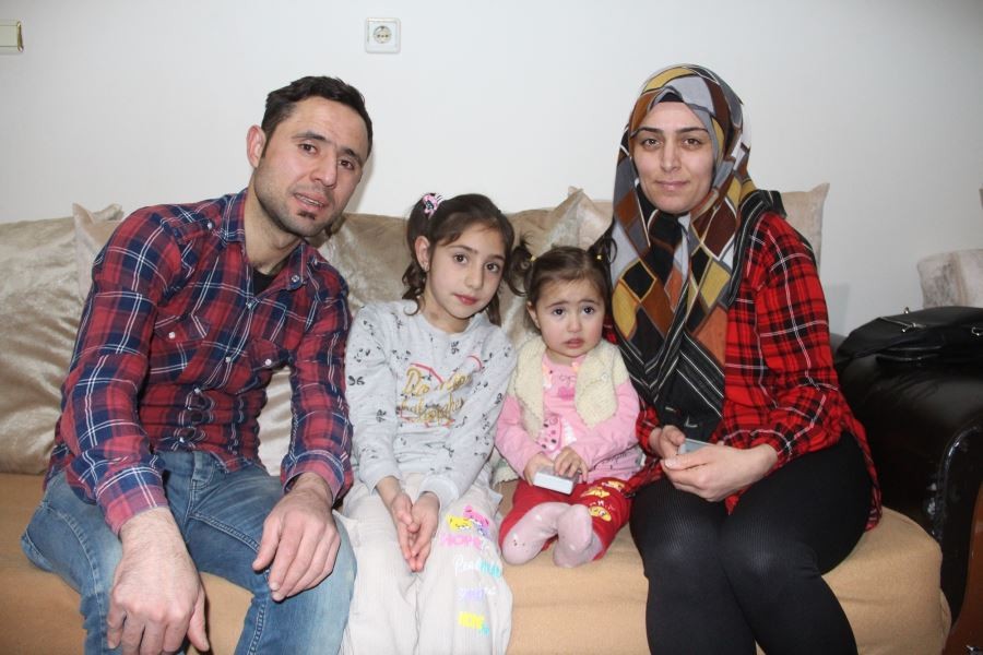 İşitme engelli anne ve baba ağlayan bebeklerini böyle duyuyor