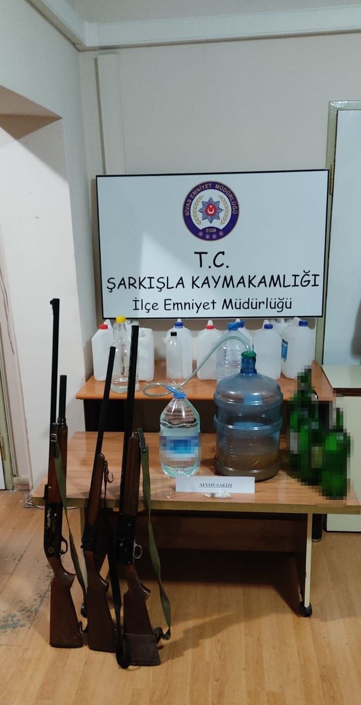 Sahte alkol yapımında kullanılan 10 litre etil alkol ele geçirildi