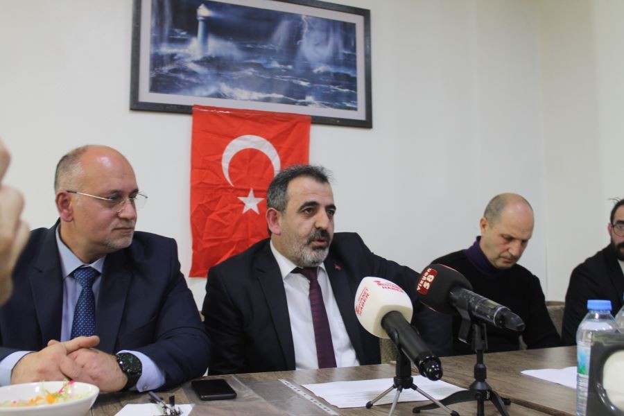 Çiller gelmeyince toplu olarak istifa ettiler