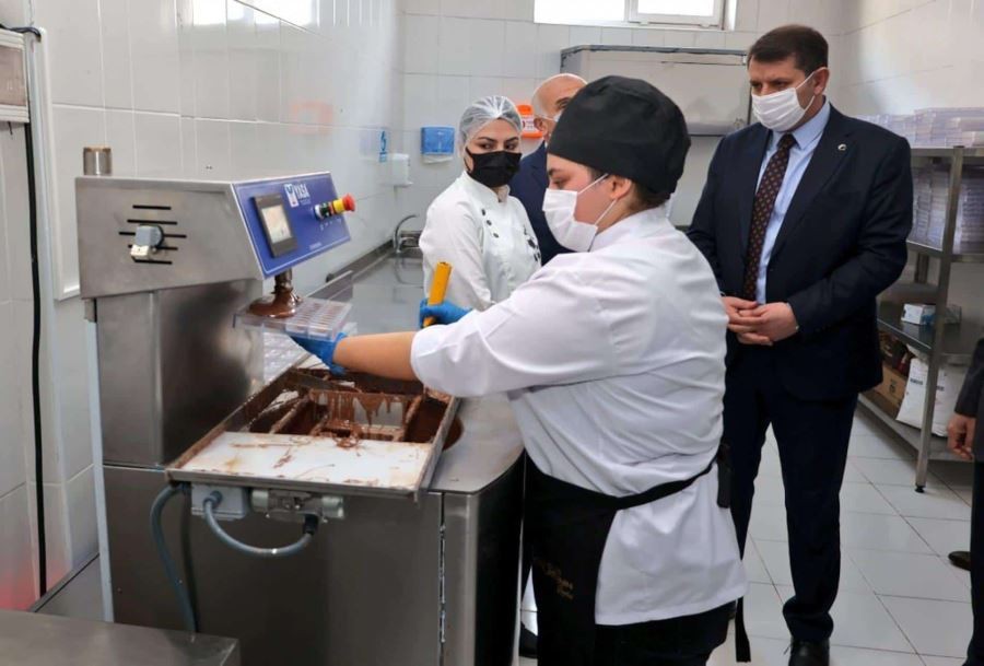 Öğrencilerin ürettiği Çikolis’e tam not