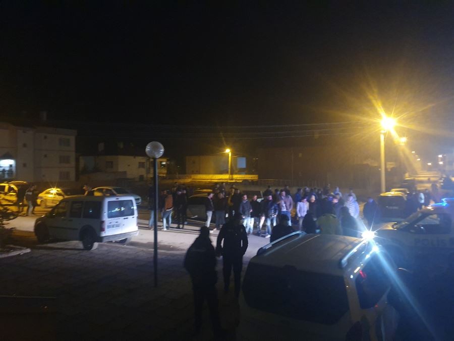 Adliye önünde gerginlik