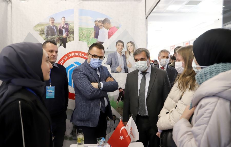  İç Anadolu Kariyer Fuarı’nda SBTÜ rüzgarı