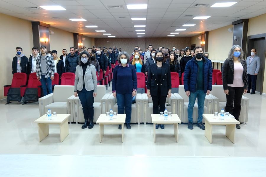 Konferansa  yoğun ilgi