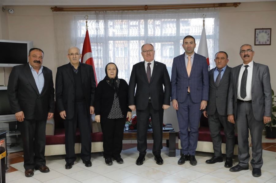 Bilgin, Cem Vakfı’nda lokma etkinliğine katıldı 
