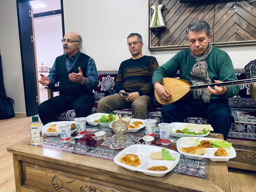  Yaşlılar doyasıya eğlendi
