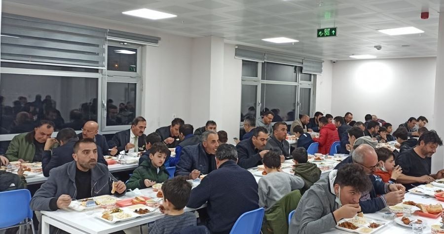 MÜSİAD’dan hafızlık  öğrencilerine iftar