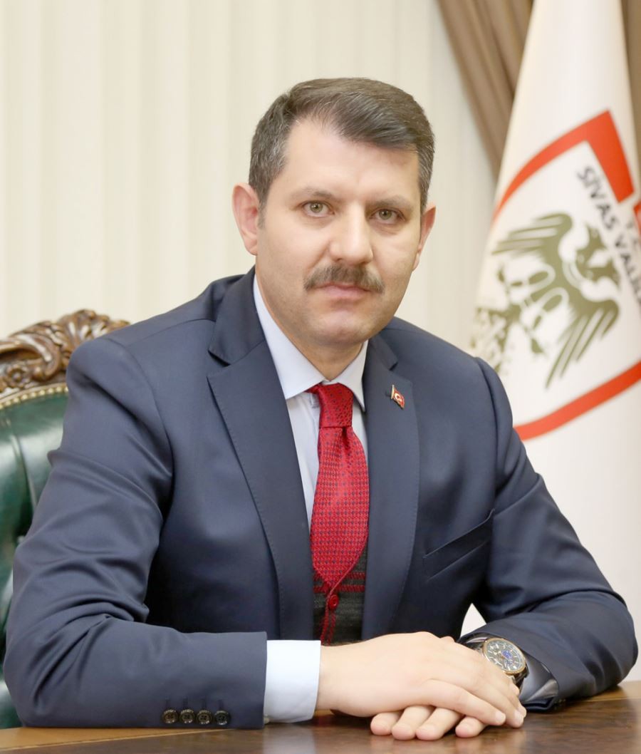 Ayhan: Bu mübarek gecede elimizi herkese açalım