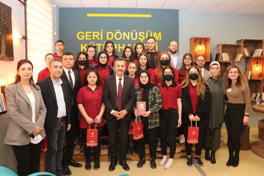 Aslan, lise öğrencileriyle buluştu