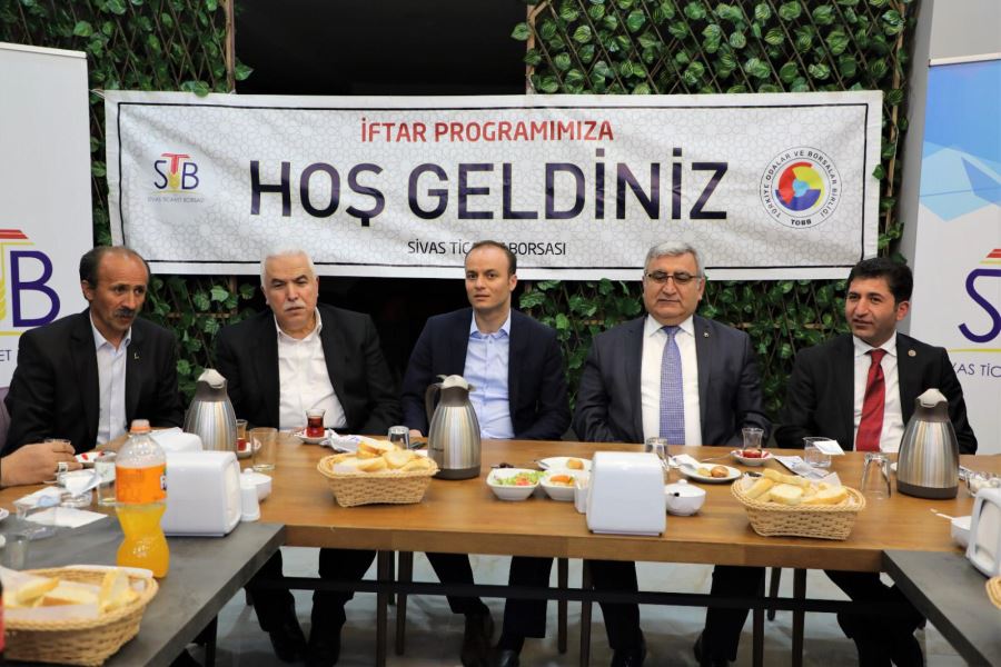 BORSA YÖNETİCİLERİ ZARA VE İMRANLI İLÇESİNDEKİ ÜYELERLE İFTARDA BİR ARAYA GELDİ
