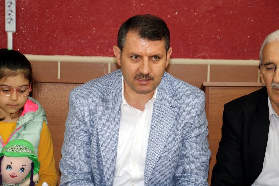  Vali Ayhan: 