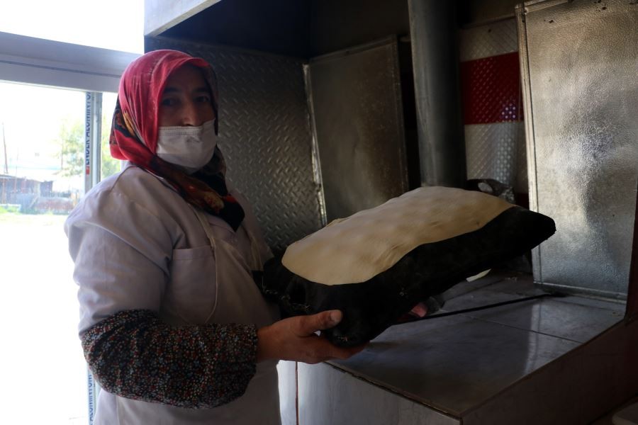 Beş bin yıllık sistemde ekmek üretti, talepleri yetiştiremiyor